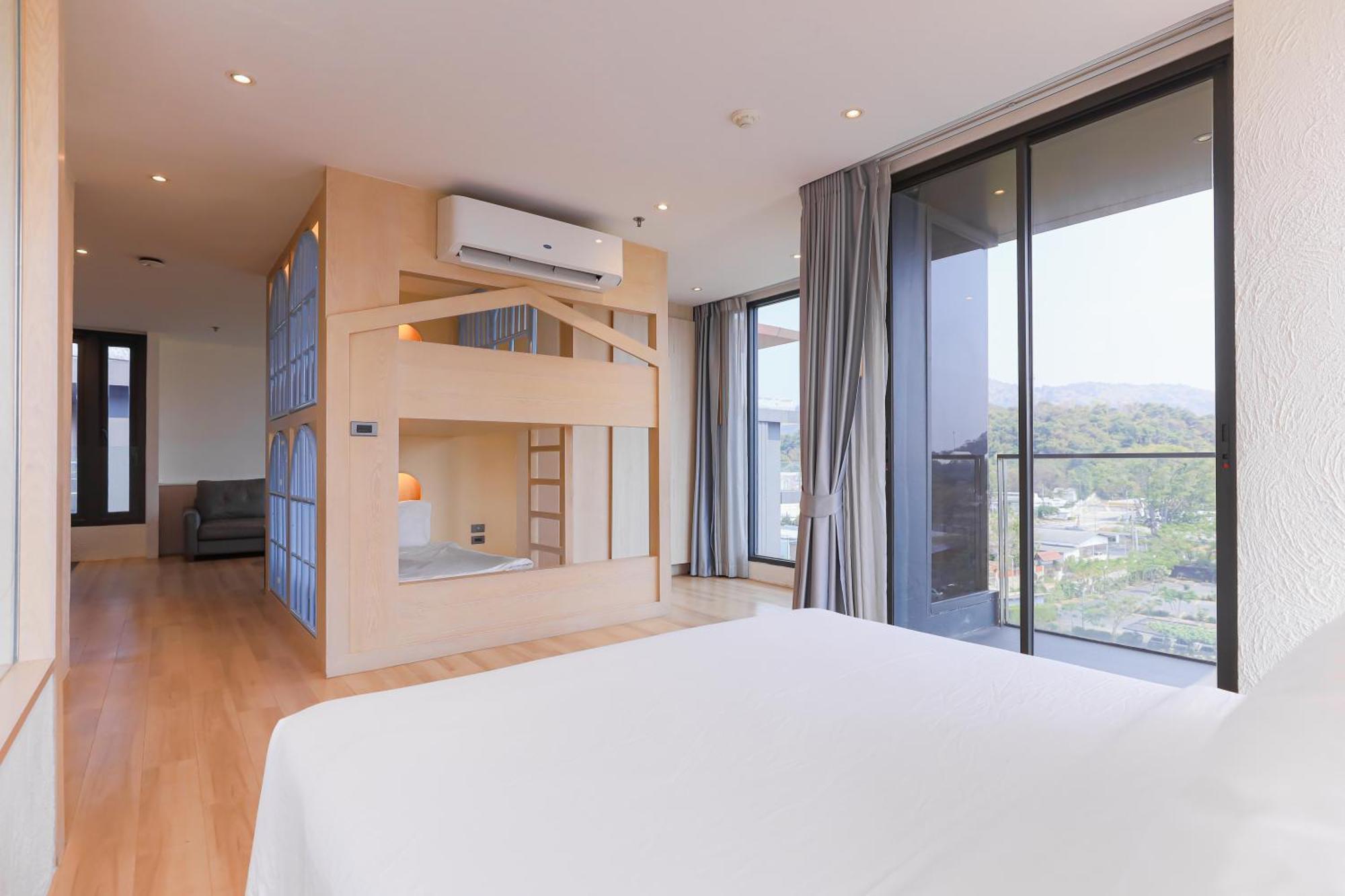 Balcony Seaside Sriracha Hotel & Serviced Apartments Si Racha Esterno foto