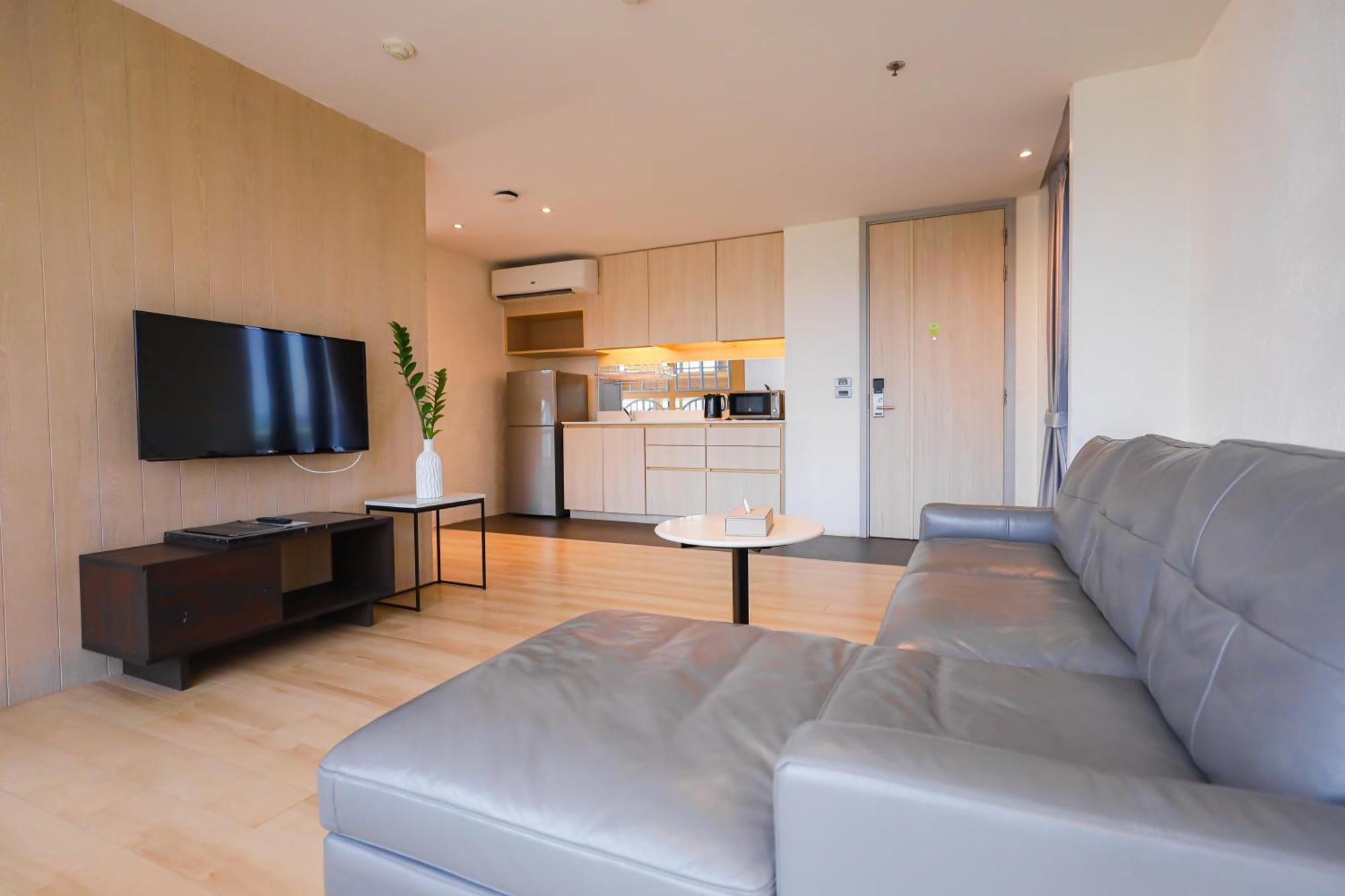 Balcony Seaside Sriracha Hotel & Serviced Apartments Si Racha Esterno foto
