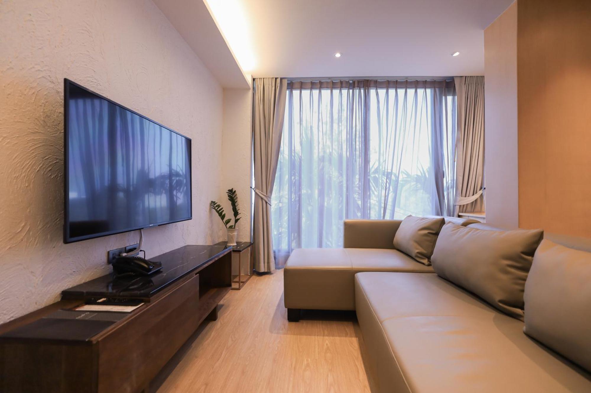 Balcony Seaside Sriracha Hotel & Serviced Apartments Si Racha Esterno foto
