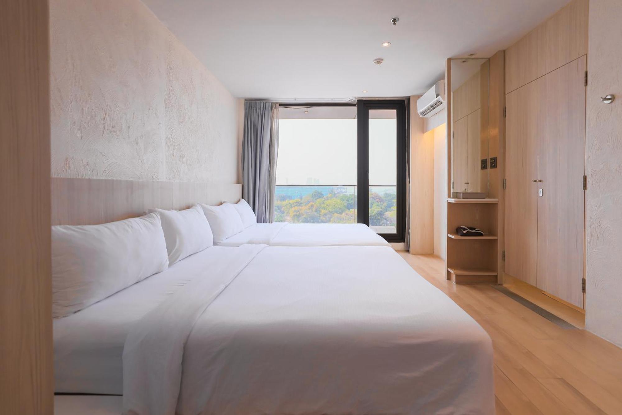 Balcony Seaside Sriracha Hotel & Serviced Apartments Si Racha Esterno foto